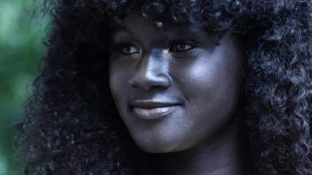 من هي اسود بشره بنت في العالم بالخطوات